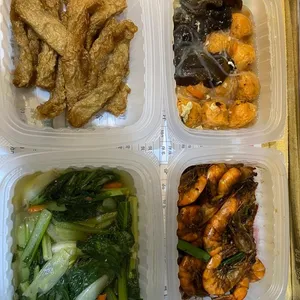 Lunch/Dinner Tingkat (5 Days, 3 Dishes + Soup OR 4 Dishes)