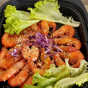 Stir-fry Basil Prawn with Garlic and Butter
