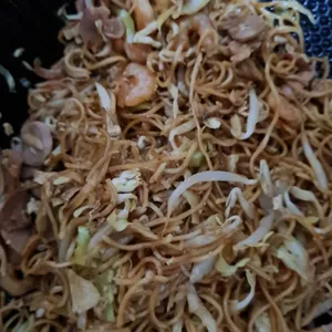 Hong Kong Fried Egg Noodles