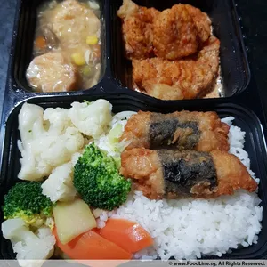 5 Days Lunch Tingkat Package (Weekdays Only)