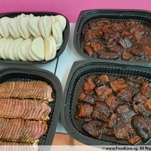 扣肉馒头 Braise Pork w/ Bun