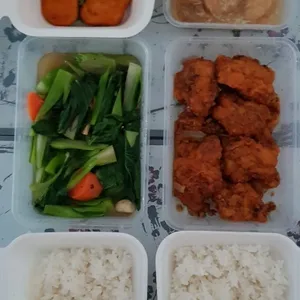 28 Days Lunch Tingkat Package (Incl. Weekends)