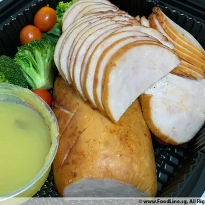 Honey Glazed Chicken Ham with Cinnamon and Pineapple Compote (1kg)