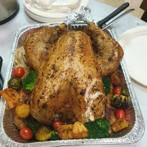 Traditional Roast Turkey with Chicken Chestnut Stuffing and Cranberry Compote (3.6-4.5kg)