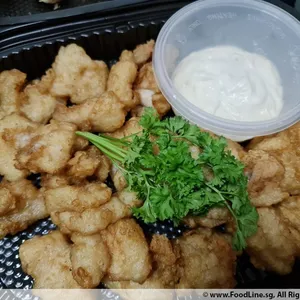 Crispy Dory With Aioli Sauce	炸鱼与蒜香蛋黄酱
