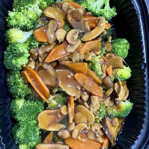 香菇肉酱扒豆腐	          Beancurd In Brown Sauce