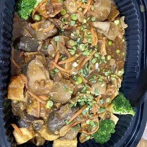 香菇西兰花 Sauteed Broccoli w/ Mushroom