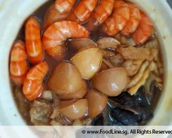 Festive Claypot 聚宝一品锅<br>
(mushroom, sea cucumber, fish maw, prawn, fresh scallop, fa chye, long cabbage, abalone slices)
（冬菇，海参，鱼鳔，虾， 带子， 发菜，白菜，鲍鱼） | Customer Photo | International Catering Pte Ltd