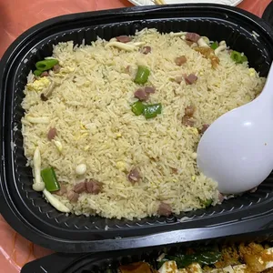 Apple Wood Smoked Duck Fried Rice with Hint of Truffle Butter 松露烟鸭双菇炒饭