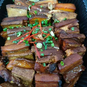 芋头扣肉 Stewed Pork w/Yam