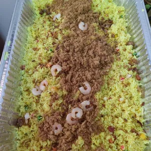 泰式虾仁黄梨炒饭 Thai Style Pineapple Rice w/Shrimp