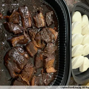 扣肉馒头 Braise Pork w/ Bun