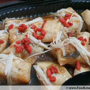 Steamed Seabass Fillet with Golden Mushroom & Wolfberry