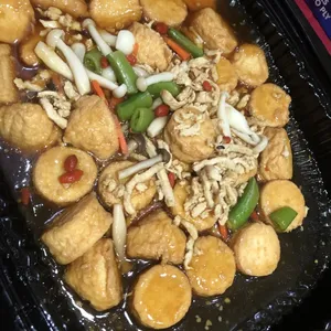 Braised Egg Tofu with Shredded Chicken in Oriental Mushroom Broth 鸡汁野菌焖豆腐