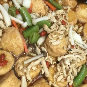 Braised Egg Tofu with Shredded Chicken in Oriental Mushroom Broth 鸡汁野菌焖豆腐