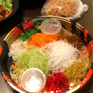 Fatt Choy Smoked Salmon Yu Sheng