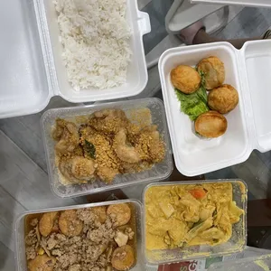 5 Days Lunch Tingkat Package (Weekdays Only)