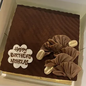 Tiramisu (Whole cake) (Size: 7.5”)