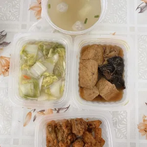 Lunch/Dinner Tingkat (5 Days, 3 Dishes + Soup OR 4 Dishes)