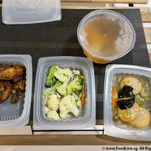 Lunch/Dinner Tingkat (5 Days, 3 Dishes + Soup OR 4 Dishes)