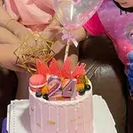 Yvonne Pink Cake (Size: 6" (8 - 10 pax)) (Flavour: Royal Milk Tea)