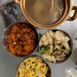 Dinner Tingkat (20 Days, 3 Dishes + Soup OR 4 Dishes)