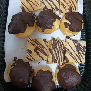 Mini Choco E’clair & Apple Strudel
