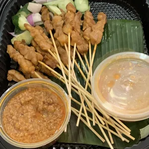 Chicken Satay w Peanut Sauce
