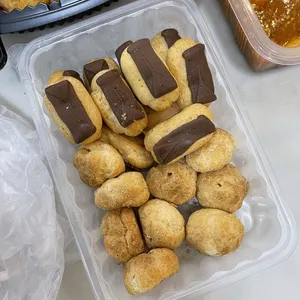 Mini Chocolate Éclair & Vanilla Profiteroles