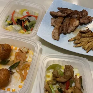 Lunch/Dinner Tingkat (5 Days, 3 Dishes + Soup OR 4 Dishes)
