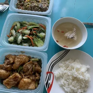 Lunch/Dinner Tingkat (5 Days, 3 Dishes + Soup OR 4 Dishes)