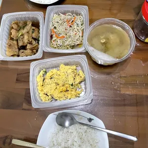 Lunch/Dinner Tingkat (5 Days, 3 Dishes + Soup OR 4 Dishes)