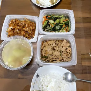 Lunch/Dinner Tingkat (5 Days, 3 Dishes + Soup OR 4 Dishes)