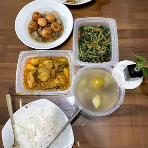 Lunch/Dinner Tingkat (5 Days, 3 Dishes + Soup OR 4 Dishes)