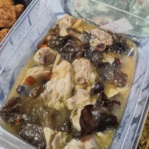 Herbal Chicken With Wolfberries