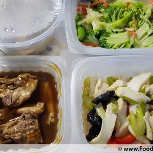 Lunch/Dinner Tingkat (5 Days, 3 Dishes + Soup OR 4 Dishes)