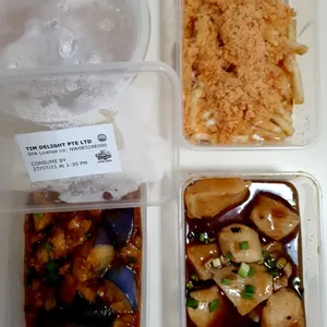 20 Days Lunch/Dinner Tingkat (3 Dishes + 1 Soup OR 4 Dishes) 2pax only