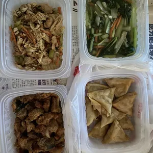 Lunch/Dinner Tingkat (10 Days, 3 Dishes + Soup OR 4 Dishes)