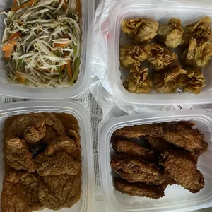 Lunch/Dinner Tingkat (10 Days, 3 Dishes + Soup OR 4 Dishes)