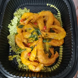Fried Prawn with Pumpkin Cream 金瓜奶香虾