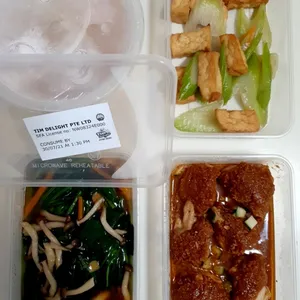 20 Days Lunch/Dinner Tingkat (3 Dishes + 1 Soup OR 4 Dishes) 2pax only