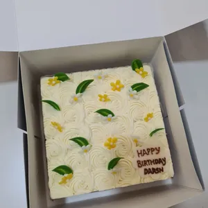 Red Velvet (Whole cake) (Size: 7.5”)