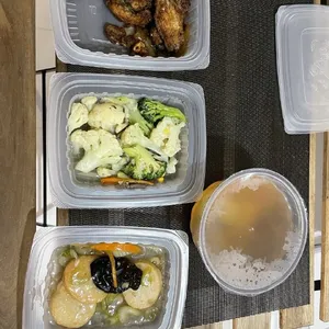 Dinner Tingkat (20 Days, 3 Dishes + Soup OR 4 Dishes) (1 pax only)