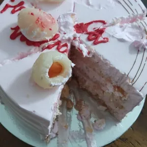 Lychee Martini Cake (Size: 1kg)