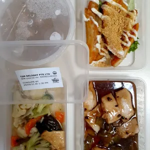 20 Days Lunch/Dinner Tingkat (3 Dishes + 1 Soup OR 4 Dishes) 2pax only