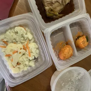 Lunch/Dinner Tingkat (5 Days, 3 Dishes + Soup OR 4 Dishes)