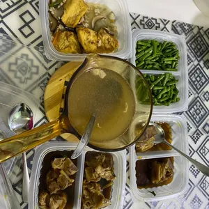 Lunch/Dinner Tingkat (10 Days, 3 Dishes + Soup OR 4 Dishes)