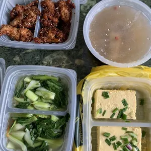 Lunch/Dinner Tingkat (5 Days, 3 Dishes + Soup OR 4 Dishes)