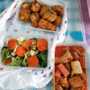 7 Days Dinner Tingkat Package  (Incl. Weekends)