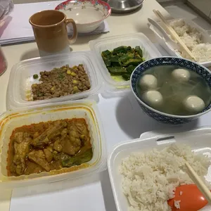 Lunch/Dinner Tingkat (5 Days, 3 Dishes + Soup OR 4 Dishes)